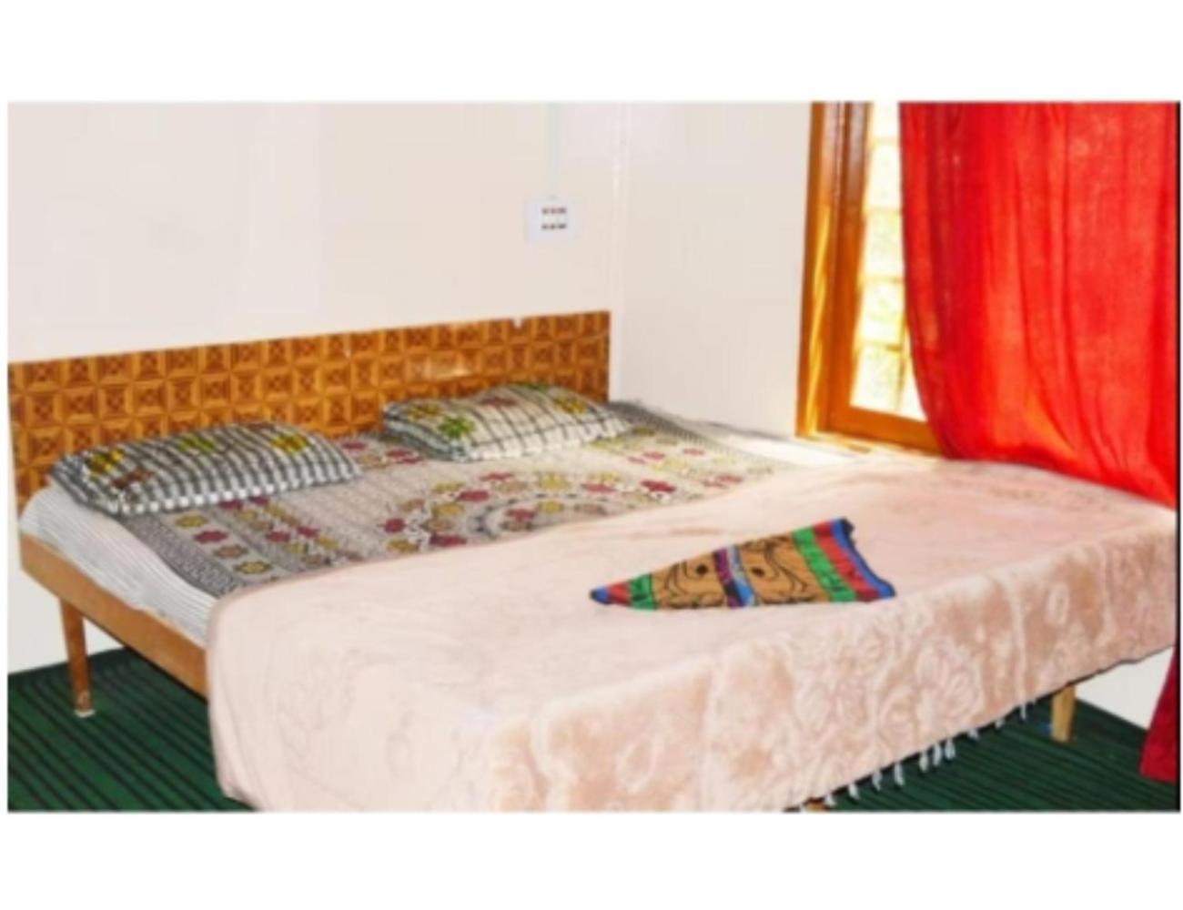 Adnan Palace Hotel, Near Laripora, Pahalgam