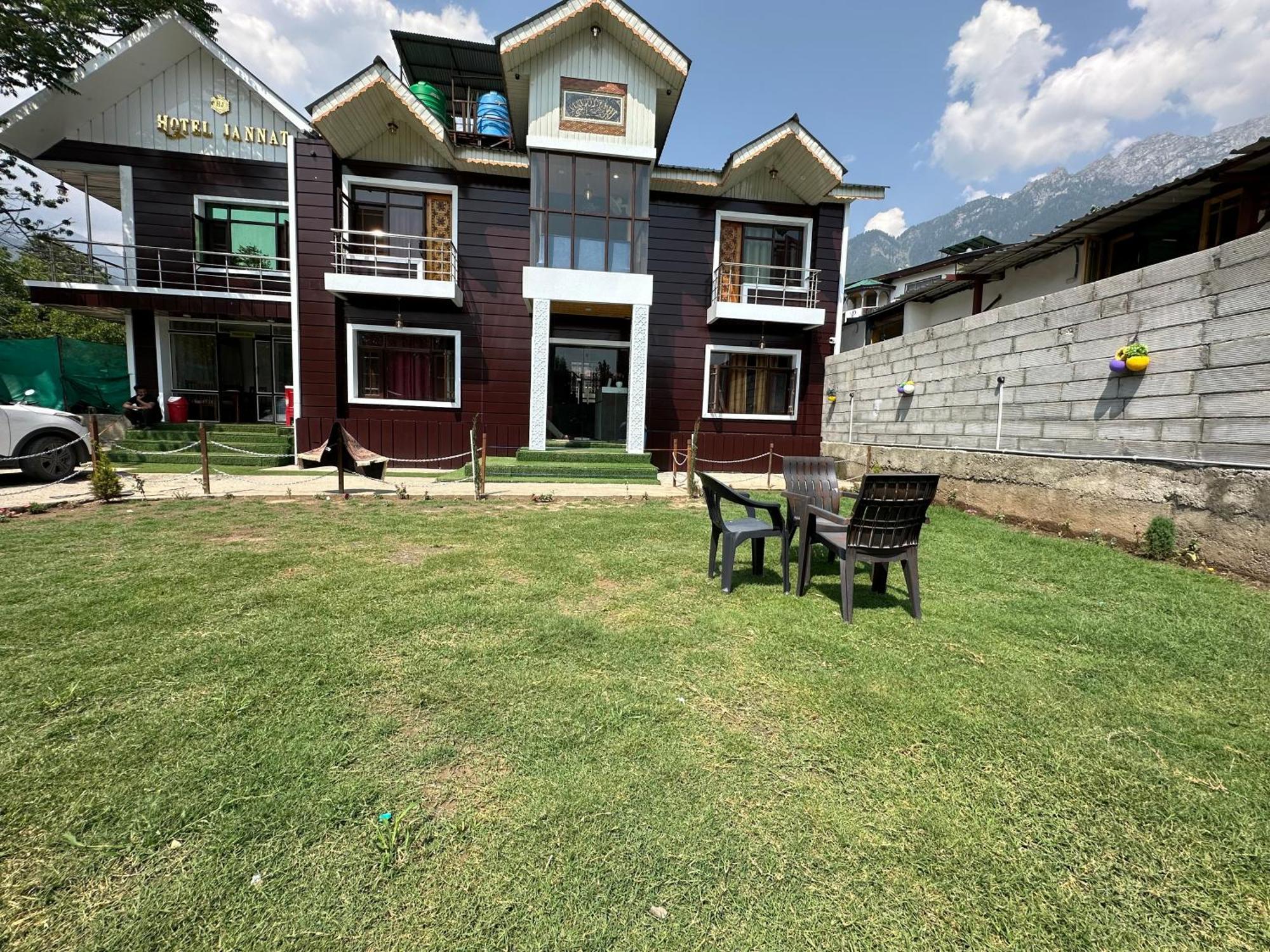 Jannat Hotel