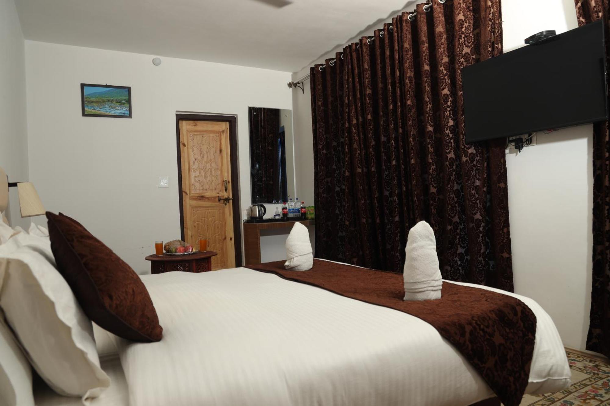 Mountain Orchard Retreat Hotel Pahalgam