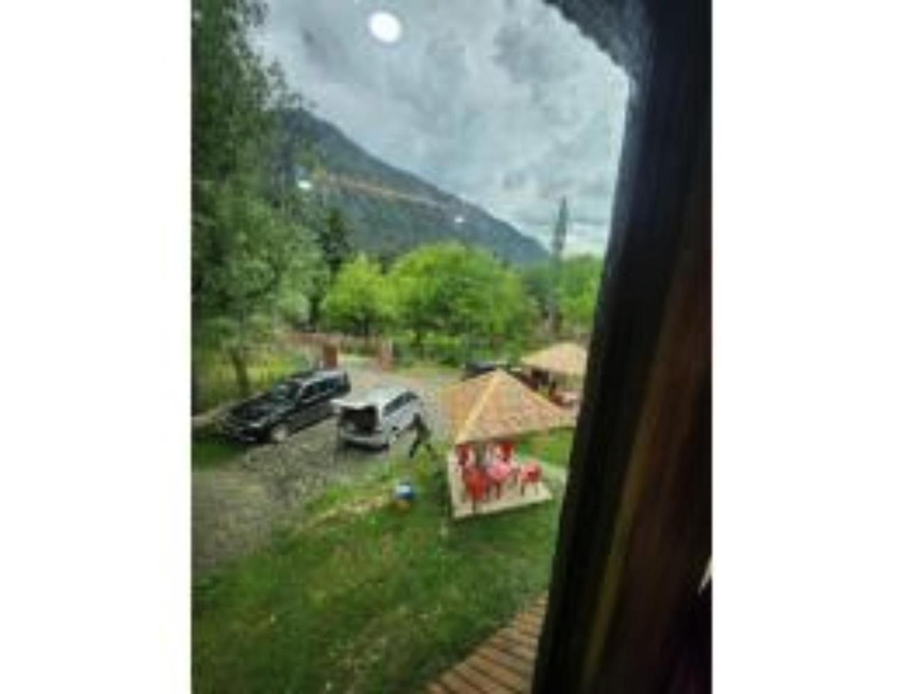 Woods Cottage, Near Lavender Park, Hotel *