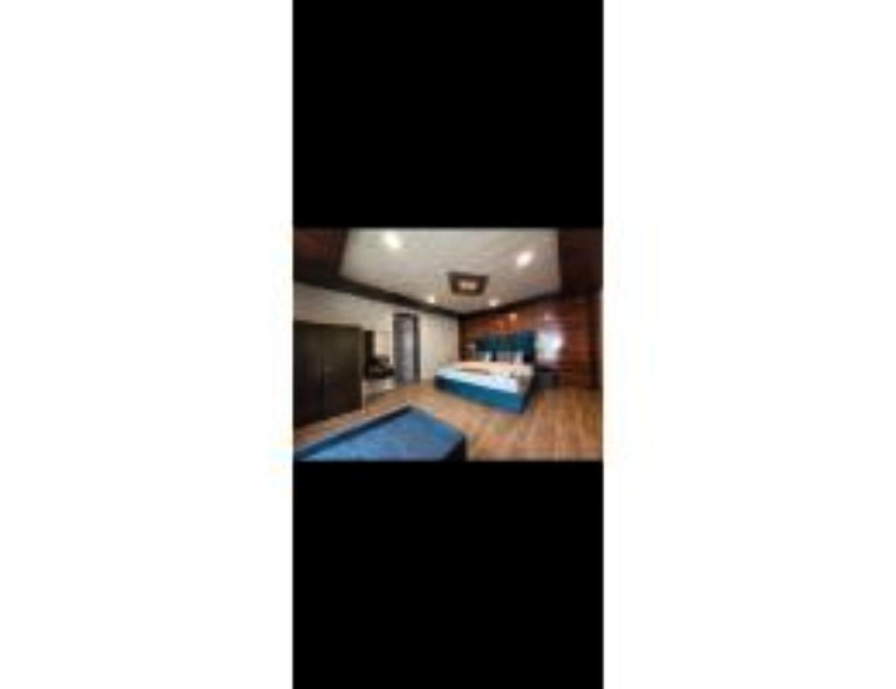 Woods Cottage, Near Lavender Park,