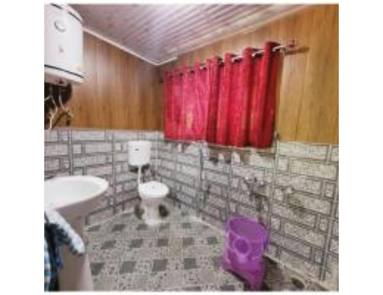 Hotel Woods Cottage, Near Lavender Park, *