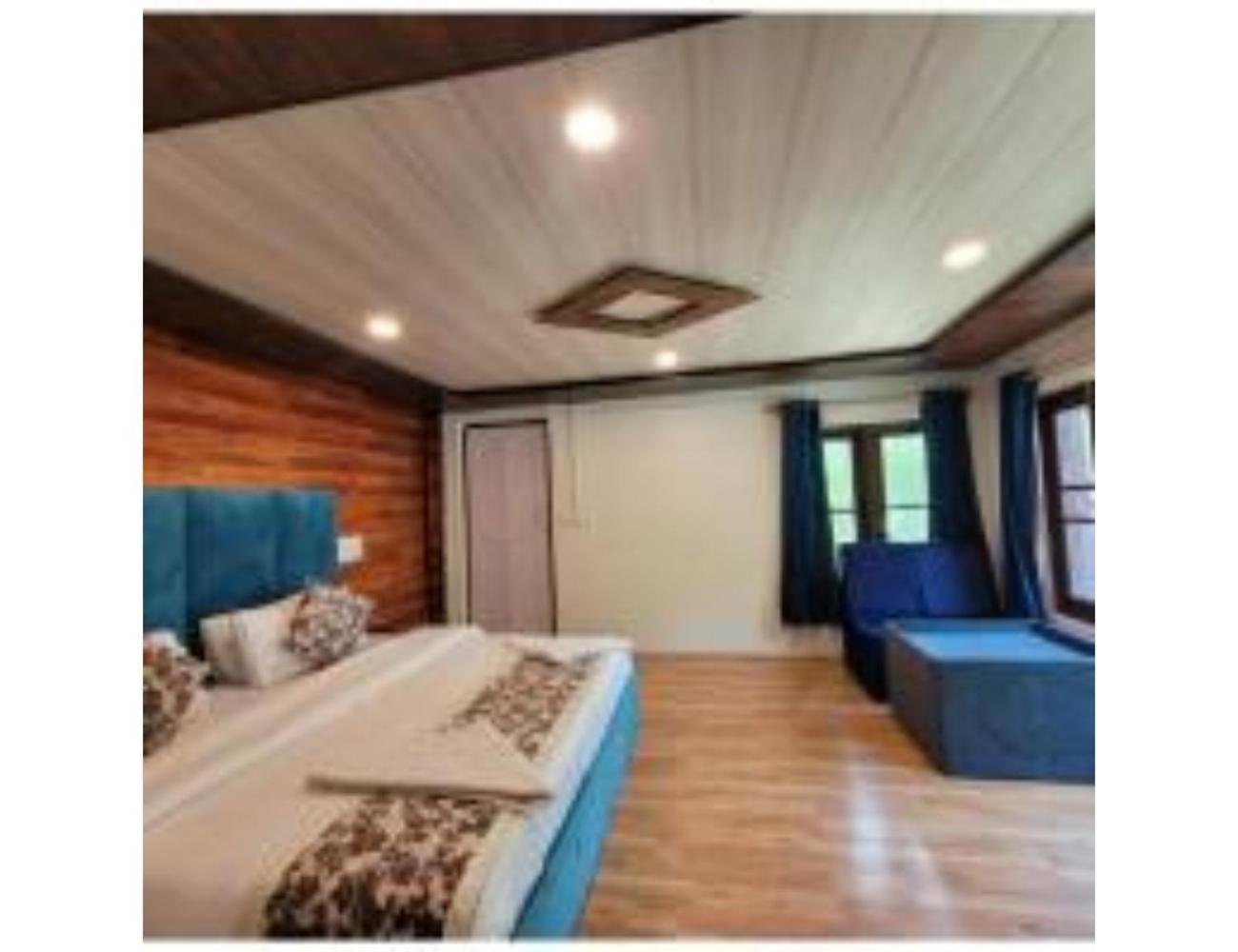 Hotel Woods Cottage, Near Lavender Park, Pahalgam