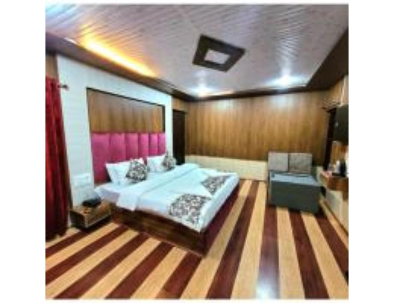 Woods Cottage, Near Lavender Park,