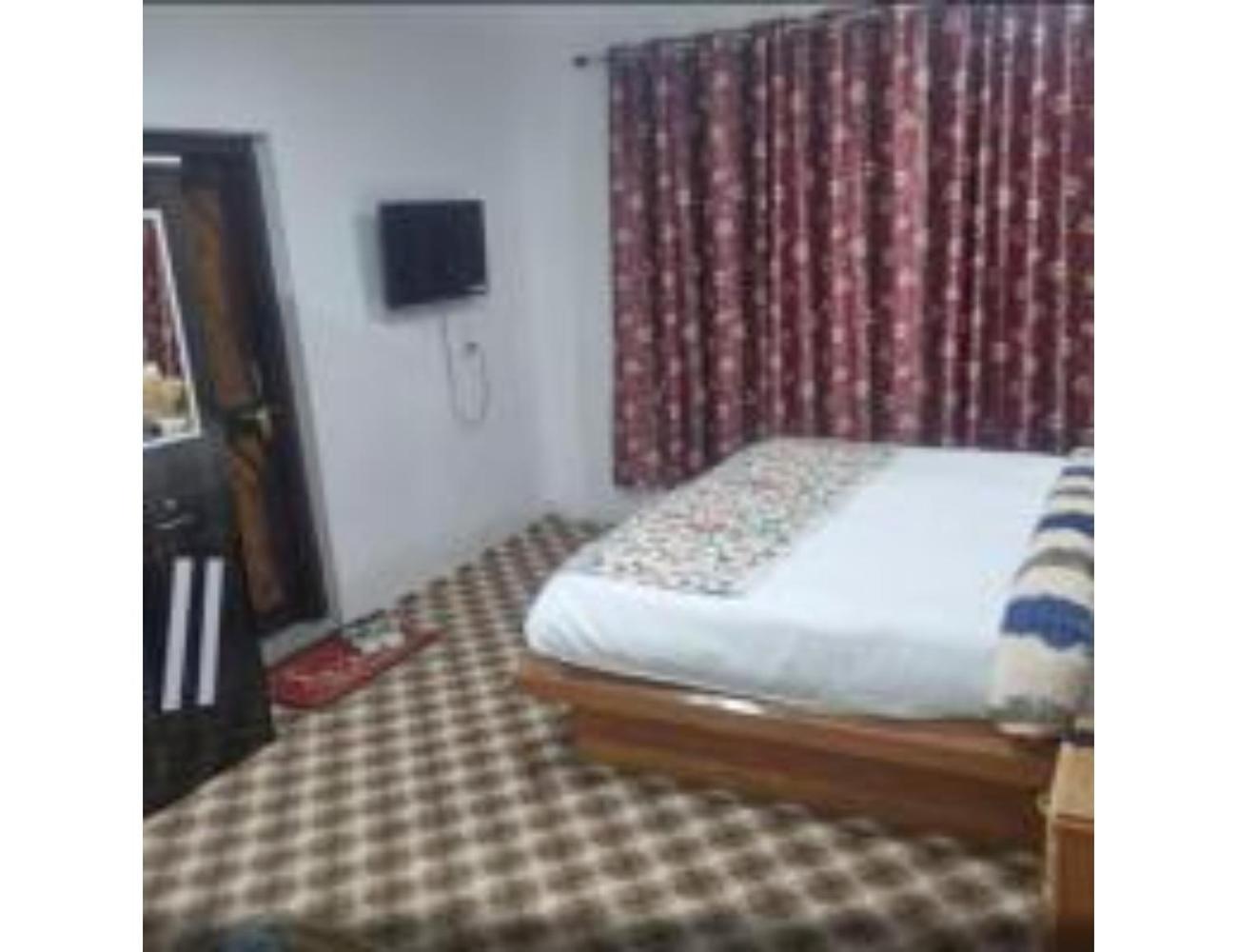 Hotel New Relax Inn, Pahalgam, 2 Km From Lidder Valley