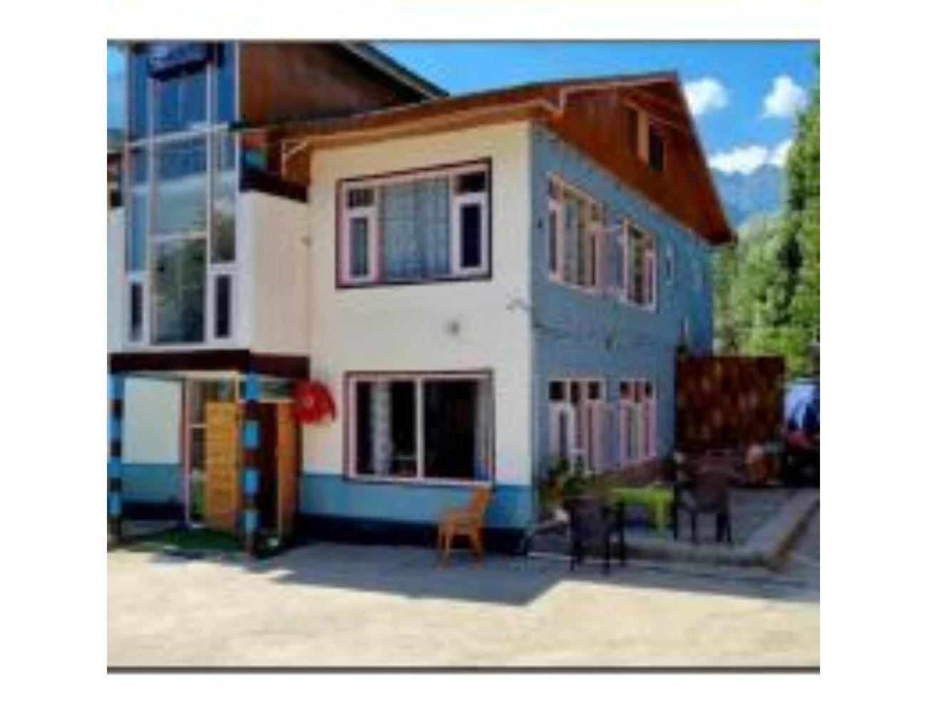 Hotel New Relax Inn, Pahalgam, 2 Km From Lidder Valley