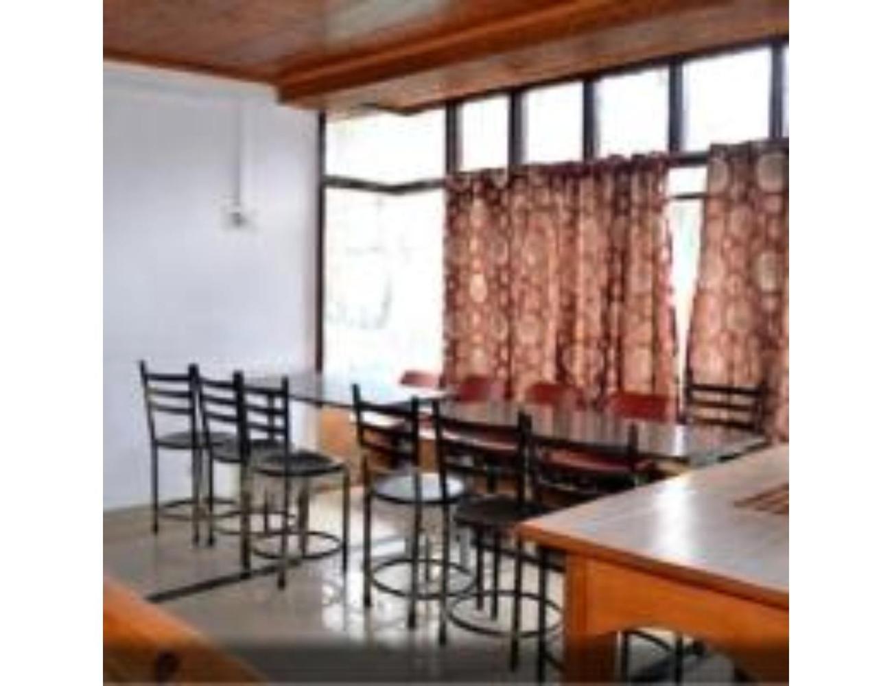 Royal Stay, Near Lidder Valley, Hotel Pahalgam