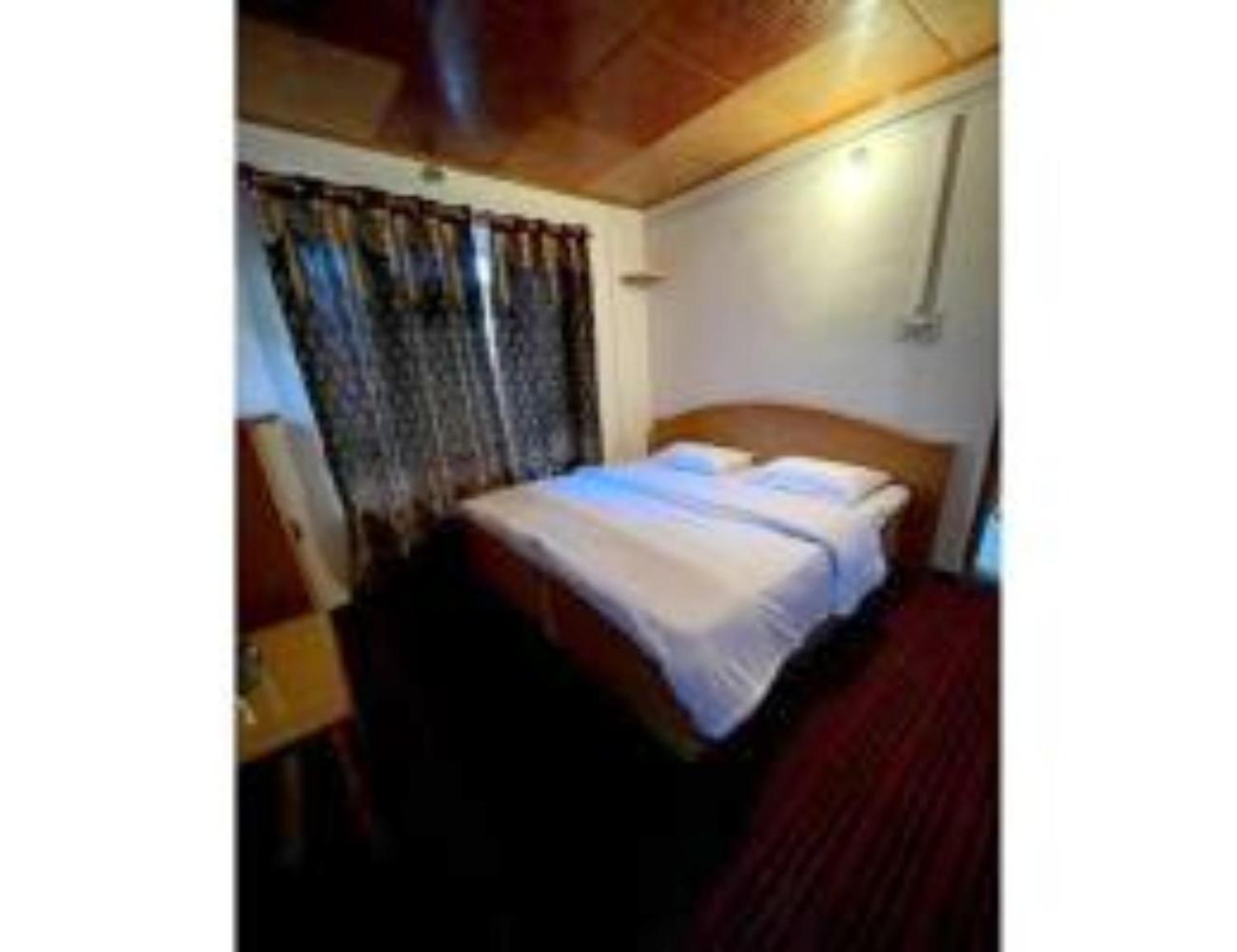 Royal Stay, Near Lidder Valley, Hotel Pahalgam