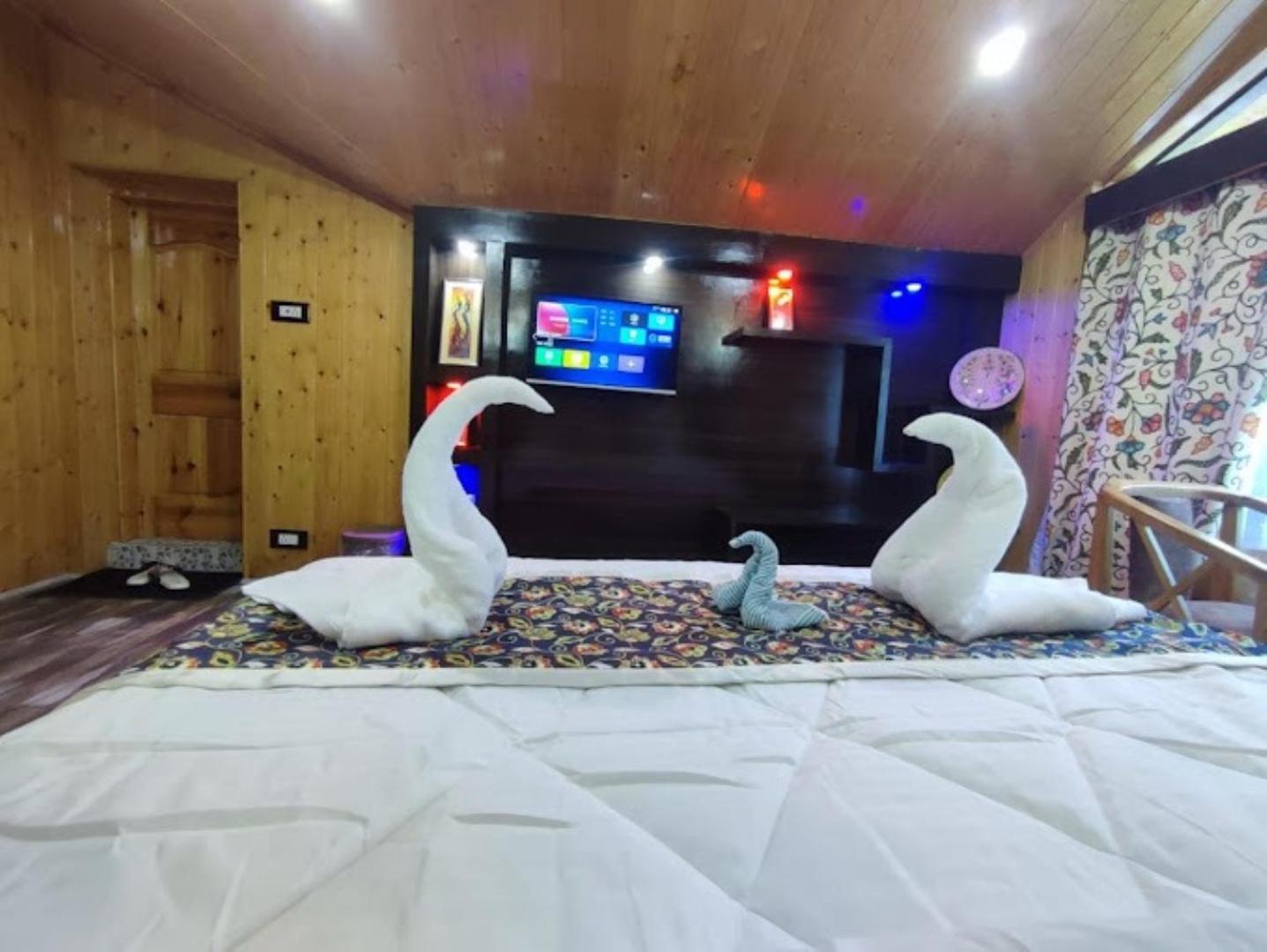 Hotel Rio , Pahalgam