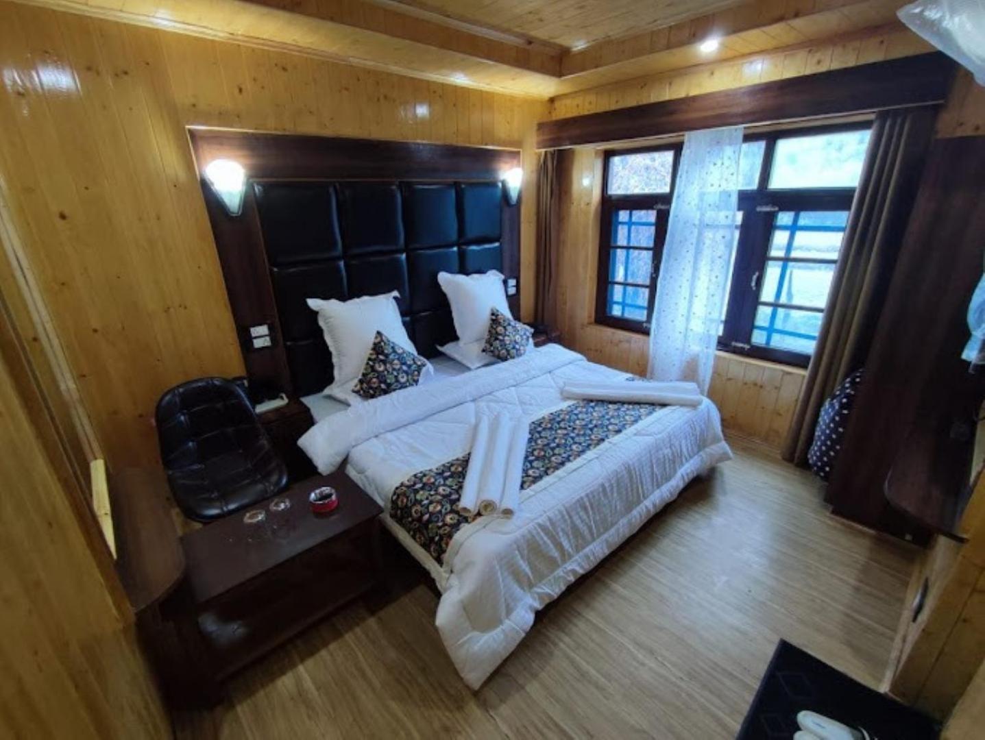 Hotel Rio , Pahalgam