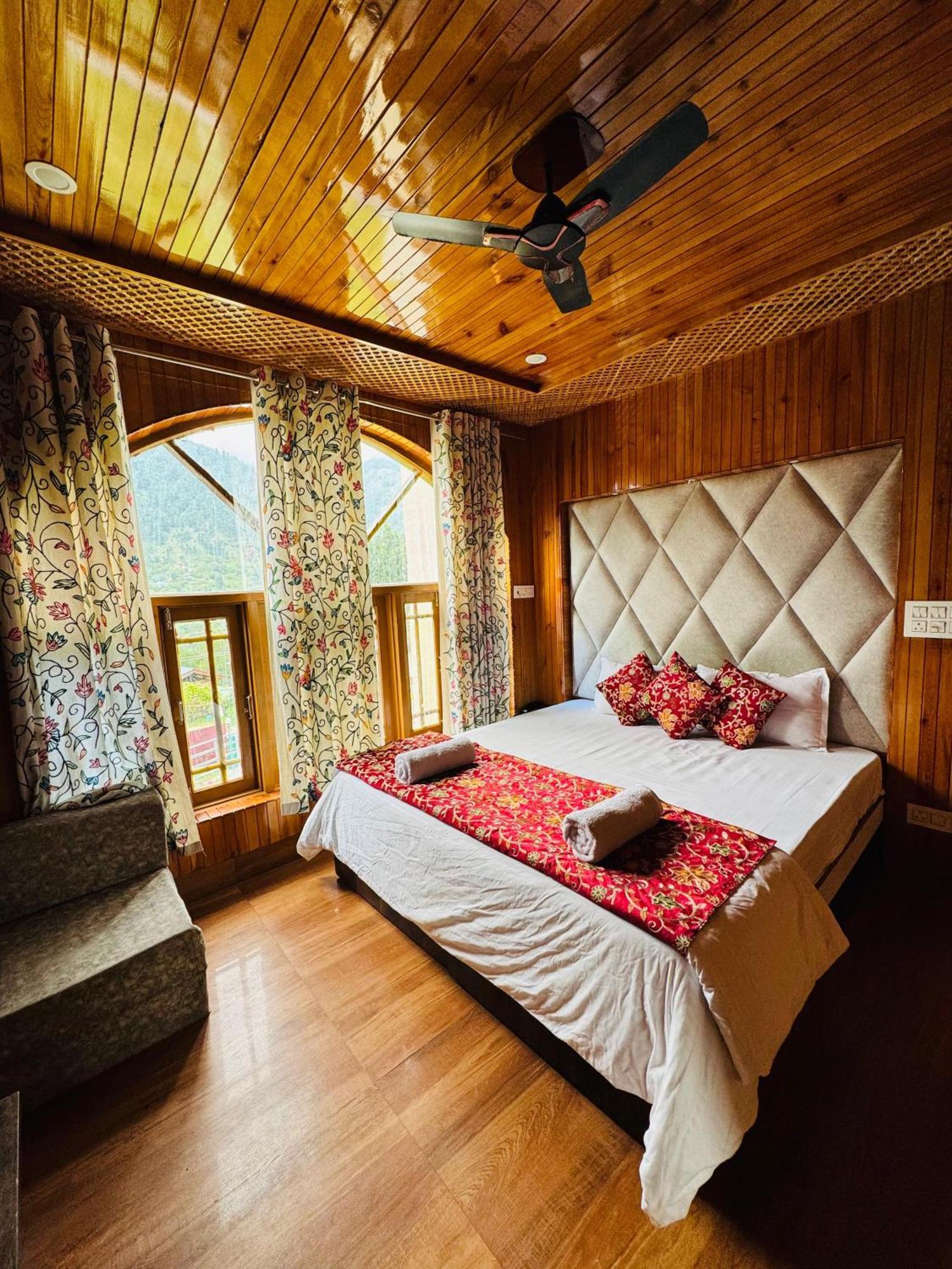 Frosty Mountain 3* Pahalgam