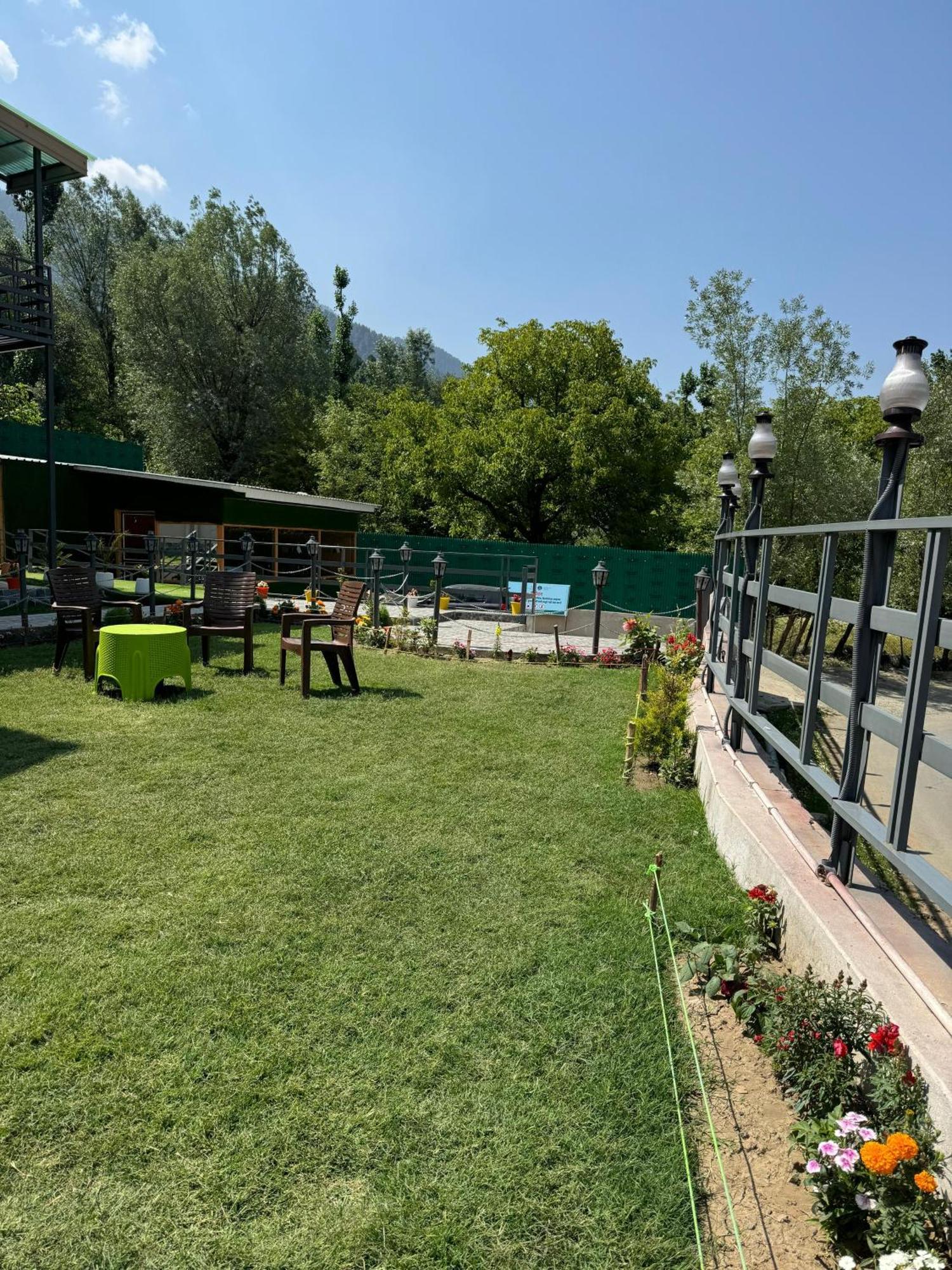 Frosty Mountain Hotel Pahalgam