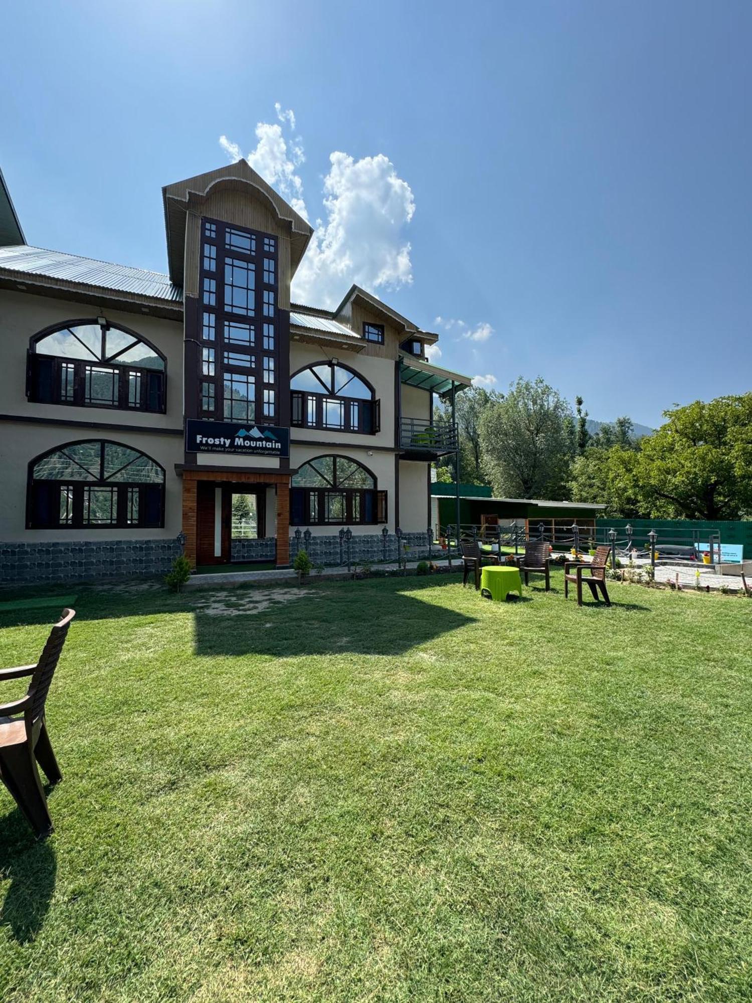 Frosty Mountain Hotel Pahalgam
