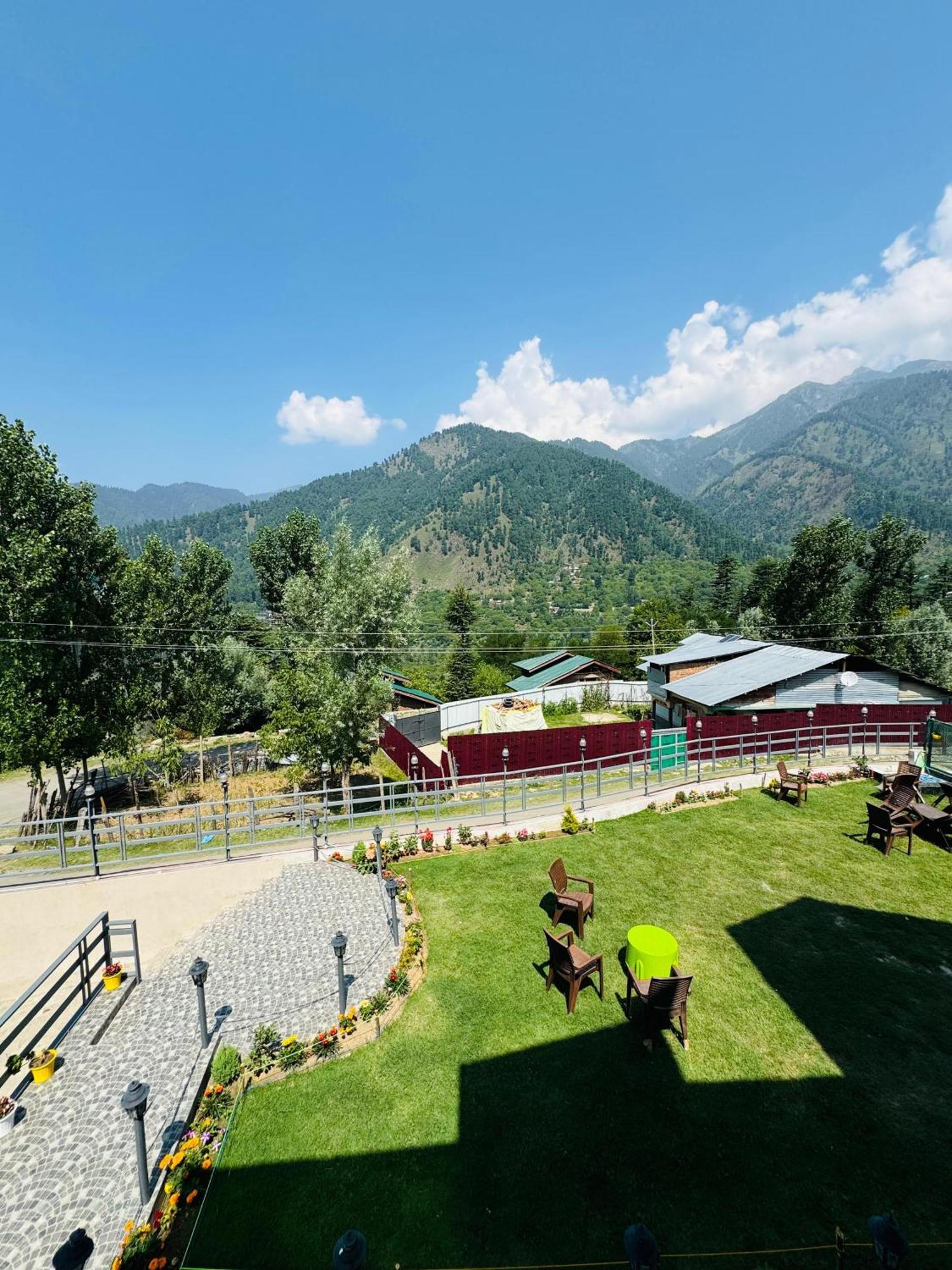 Frosty Mountain 3* Pahalgam