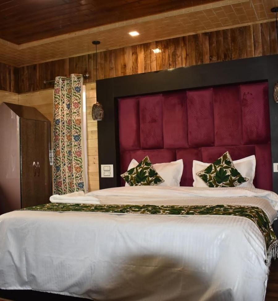 Hotel Blue Whale , Pahalgam