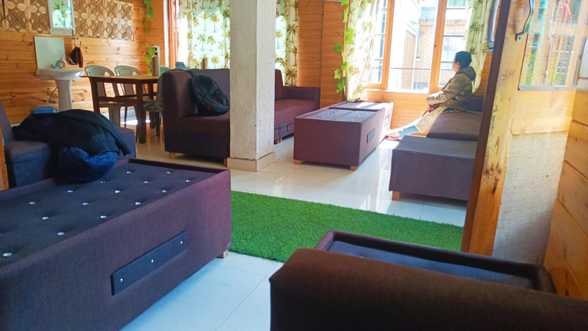 Gulfam Palace Hotel Pahalgam