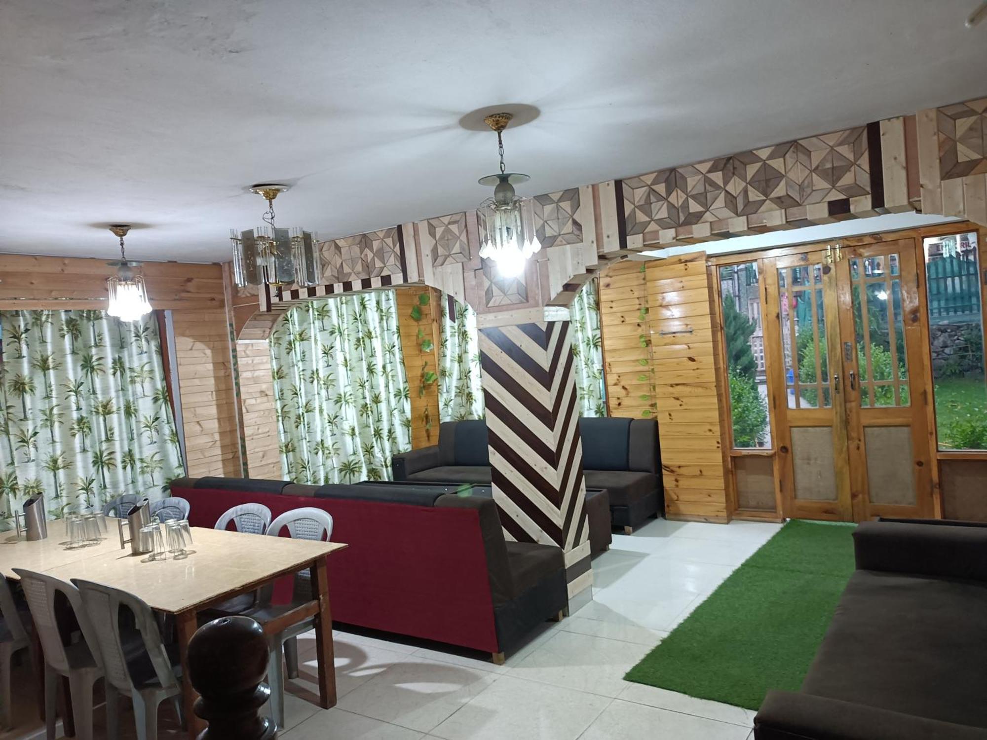 Gulfam Palace Pahalgam