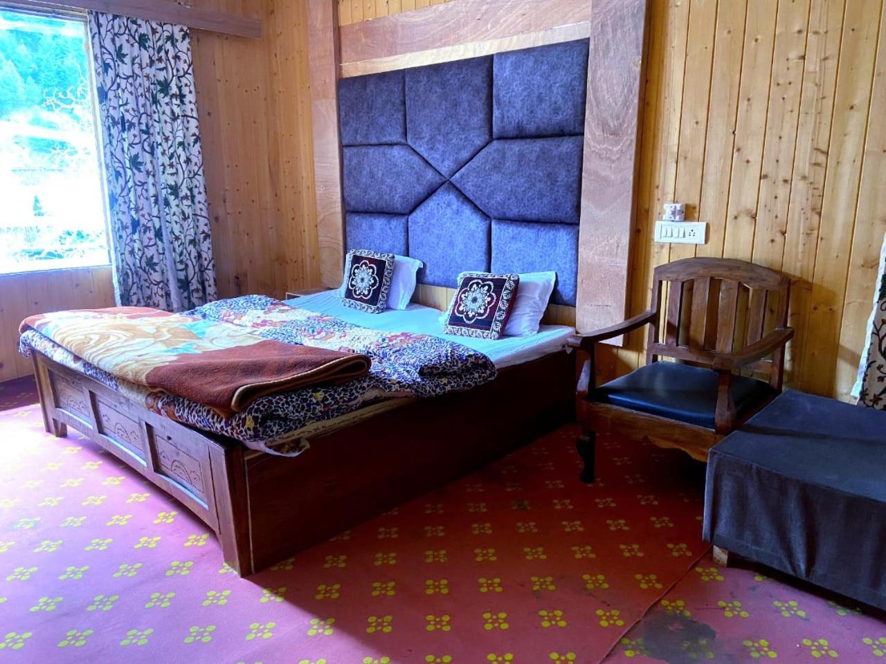 Gulfam Palace Hotel 2*