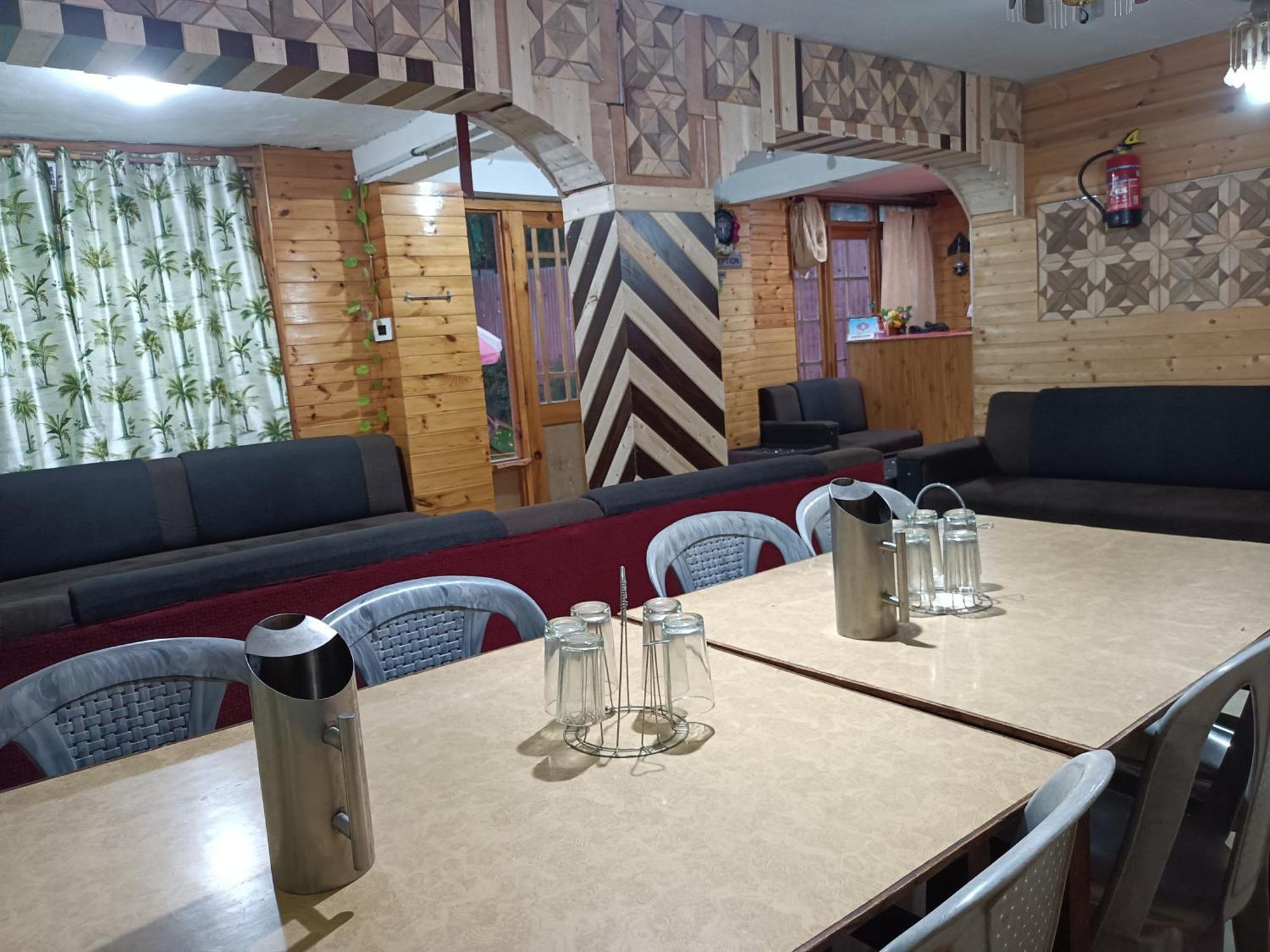 Hotel Gulfam Palace Pahalgam