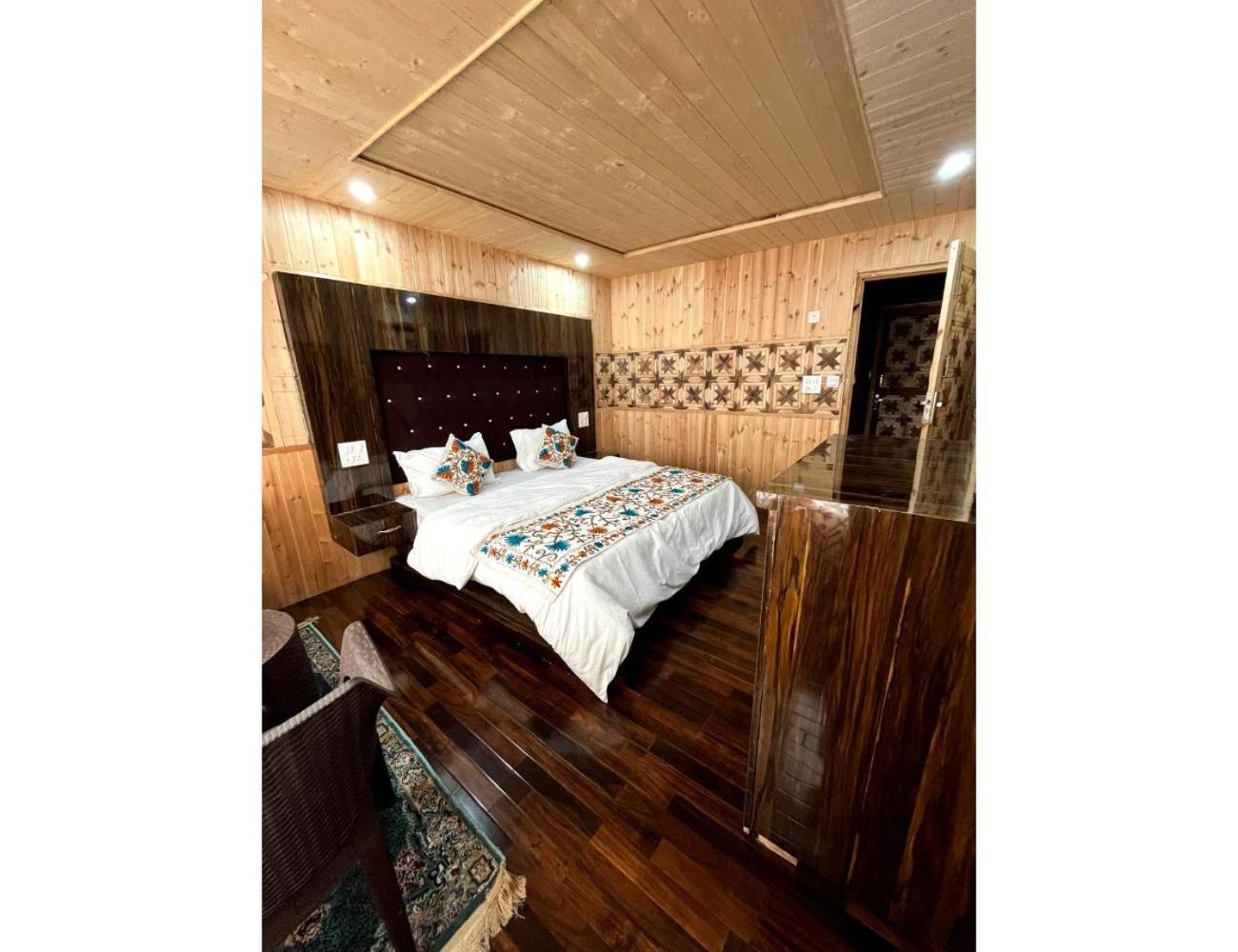 Poshwan Guest House, * Pahalgam