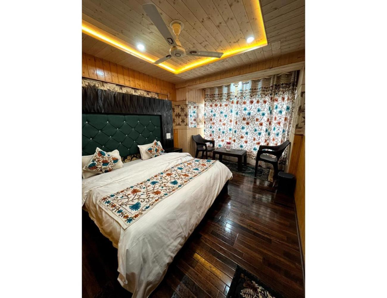 Poshwan Guest House, Homestay