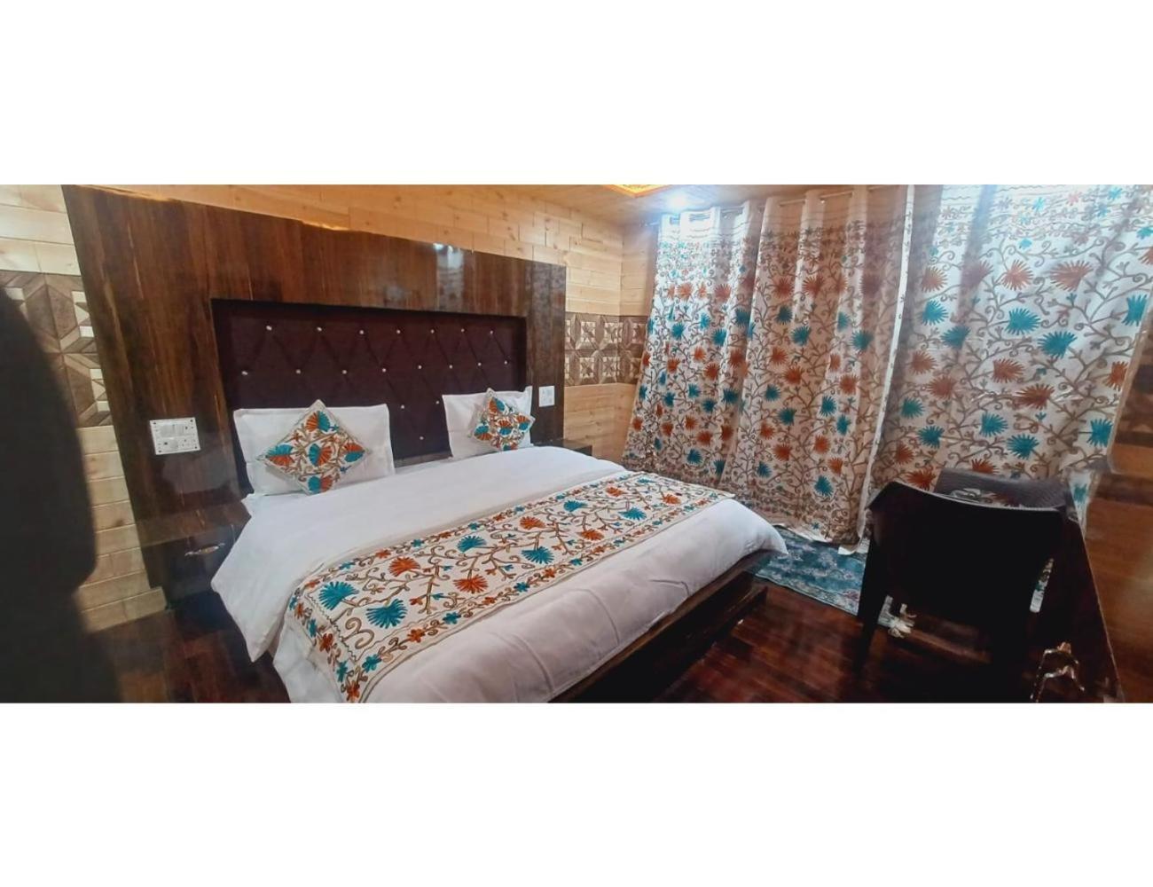 Poshwan Guest House, Homestay *