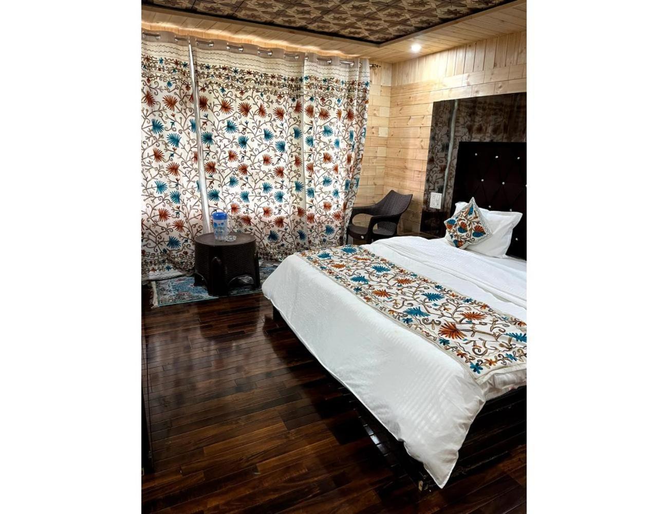 Poshwan Guest House, Homestay