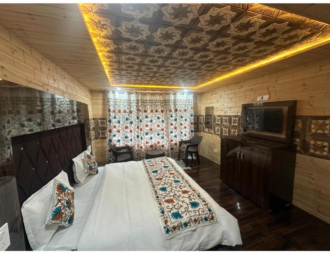 Poshwan Guest House, Homestay