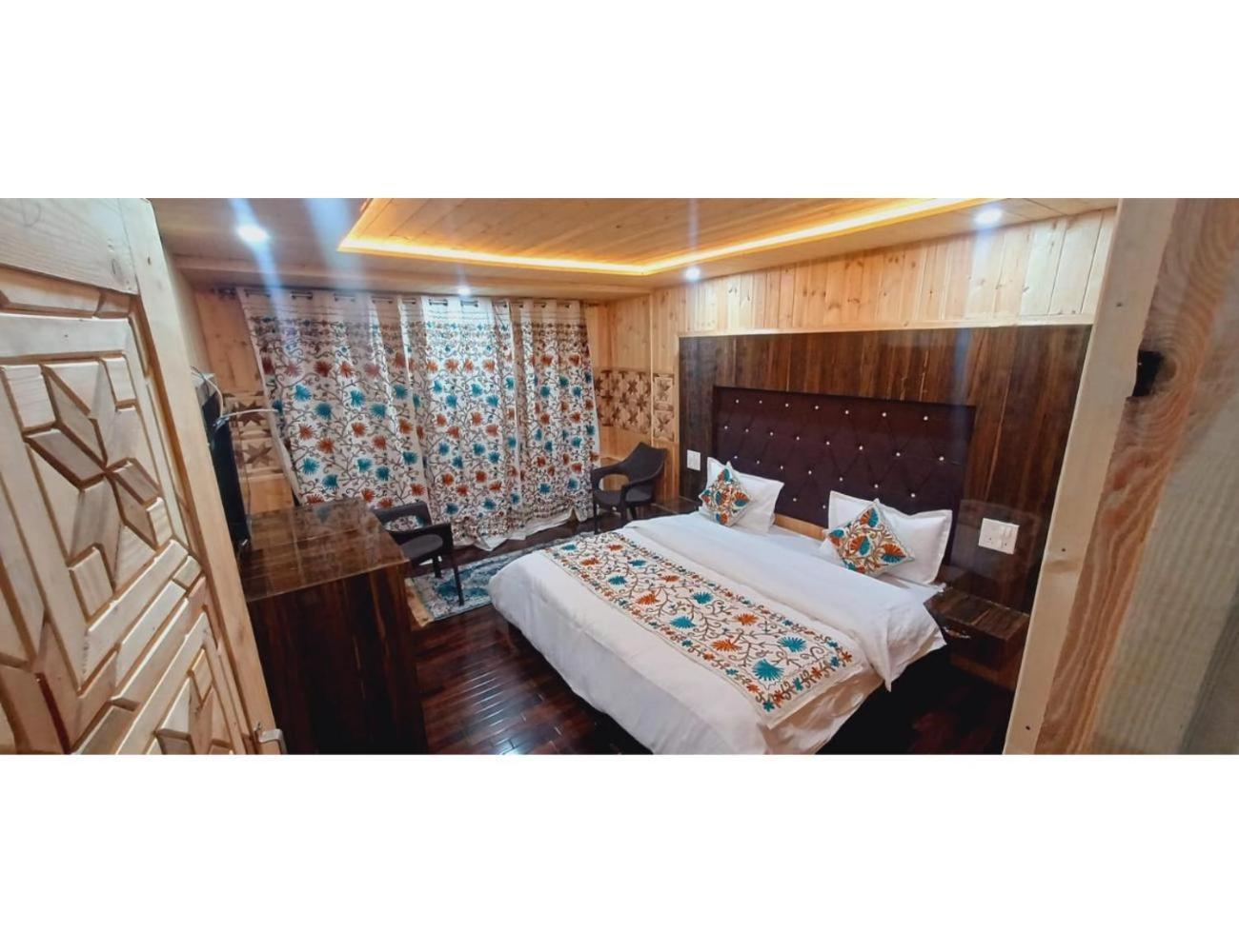 Homestay Poshwan Guest House,