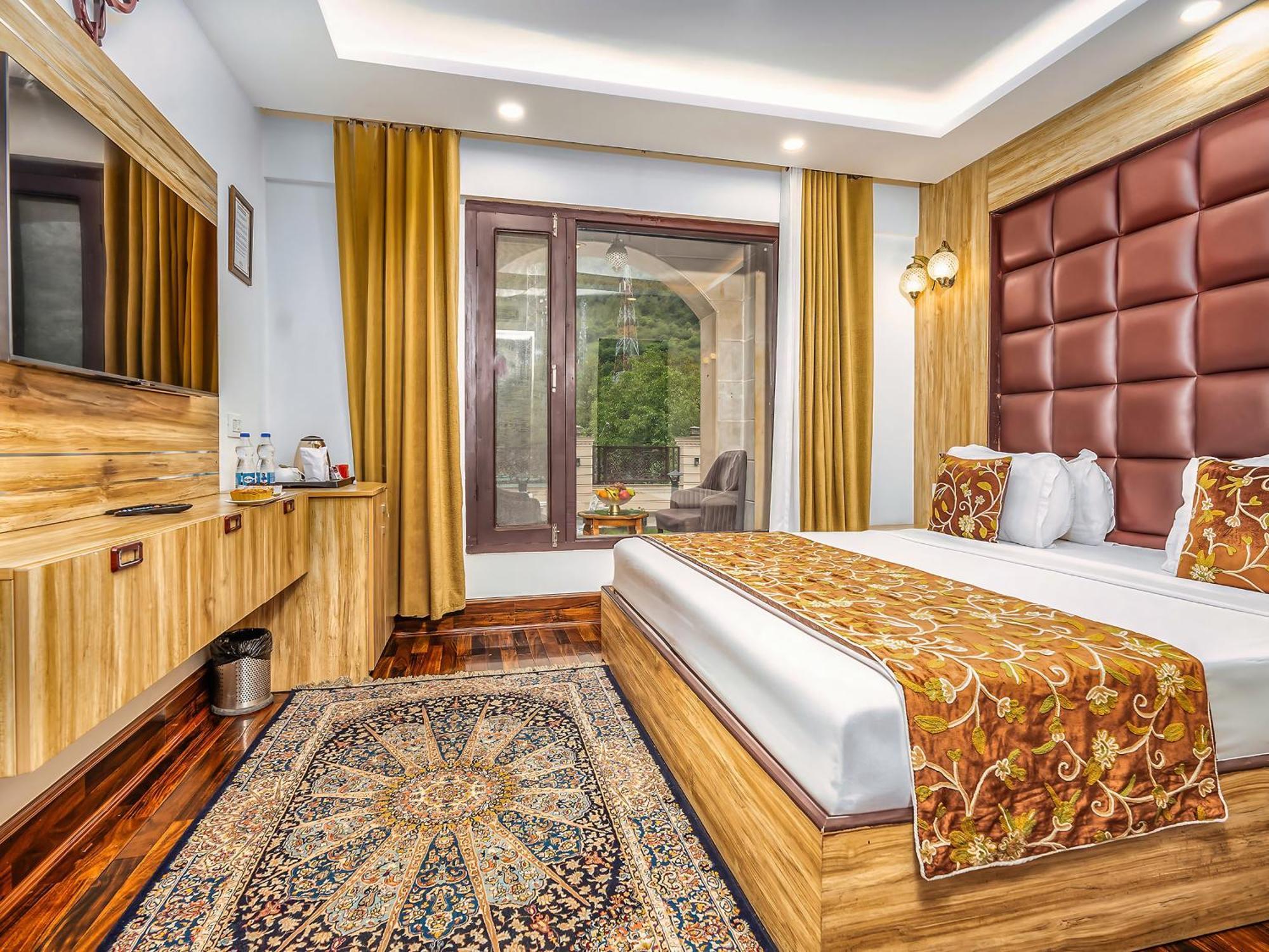 Resort Hillside &
