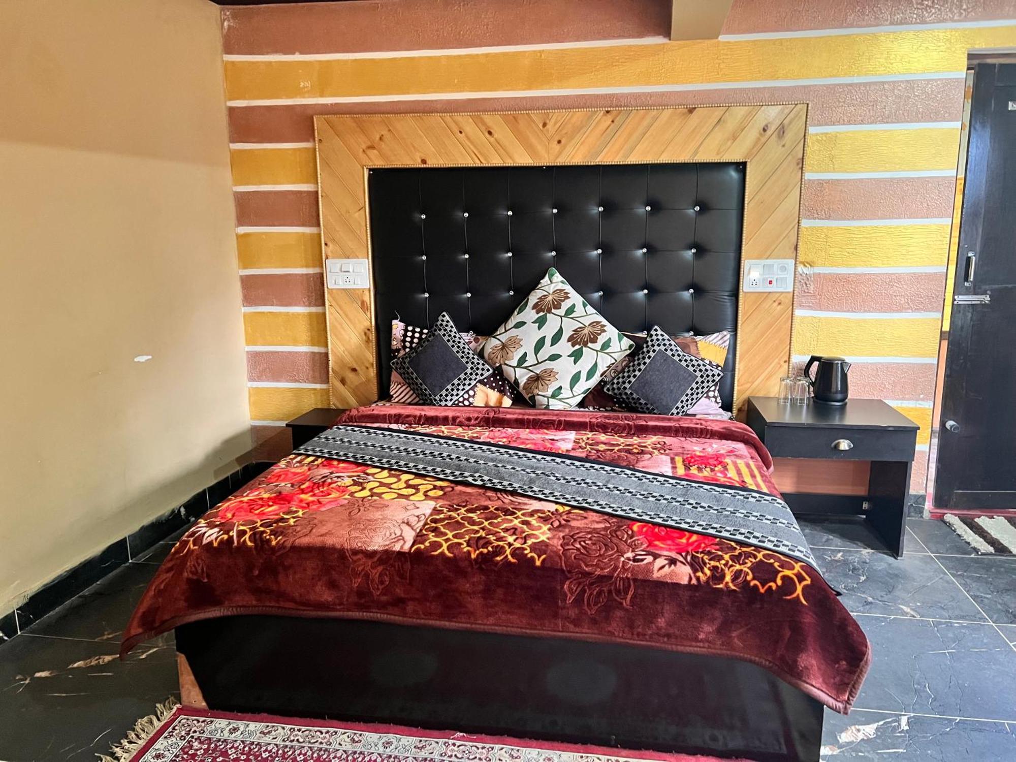 Hotel Seven Pahalgam