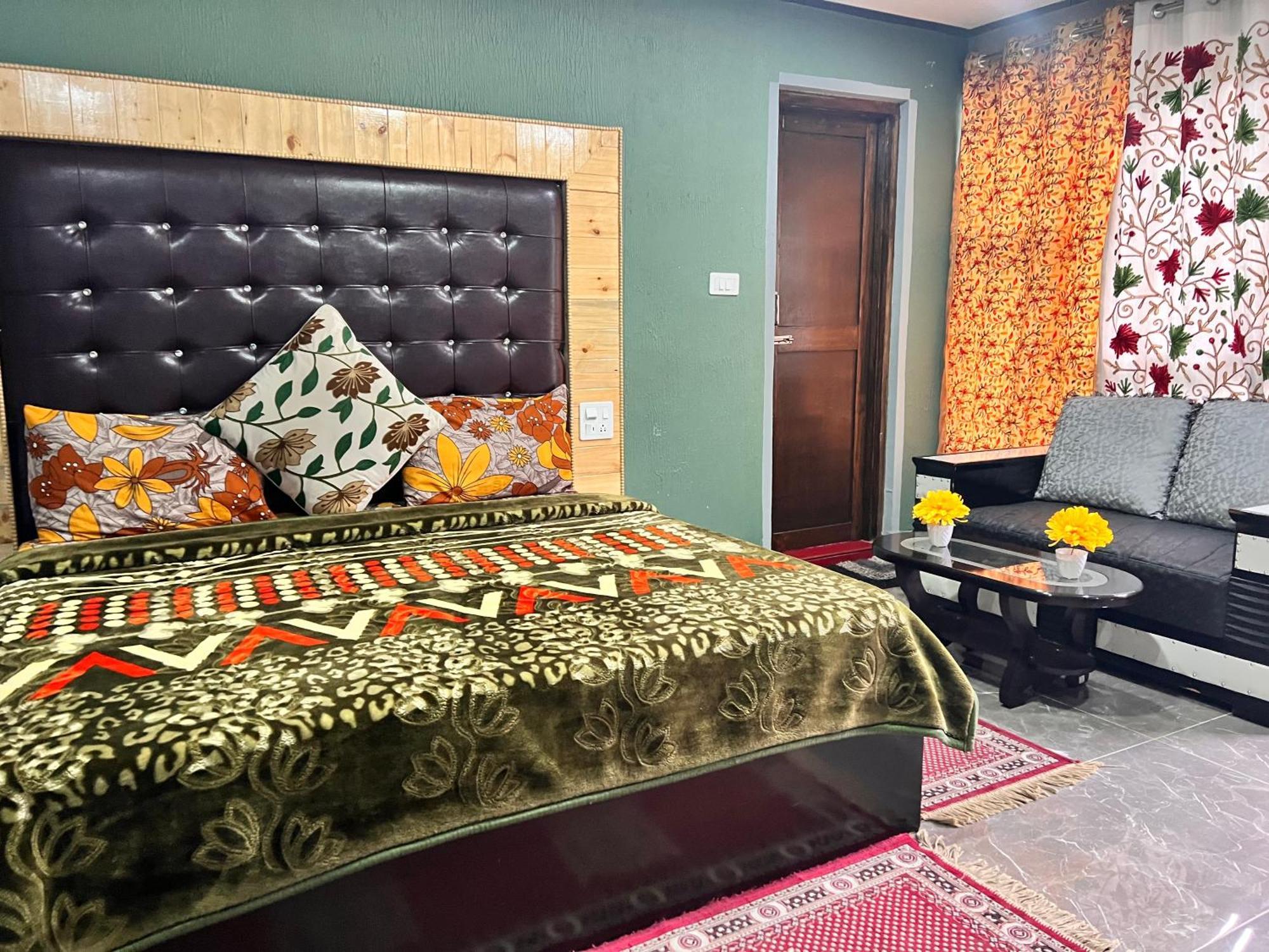 Hotel Seven 2*
