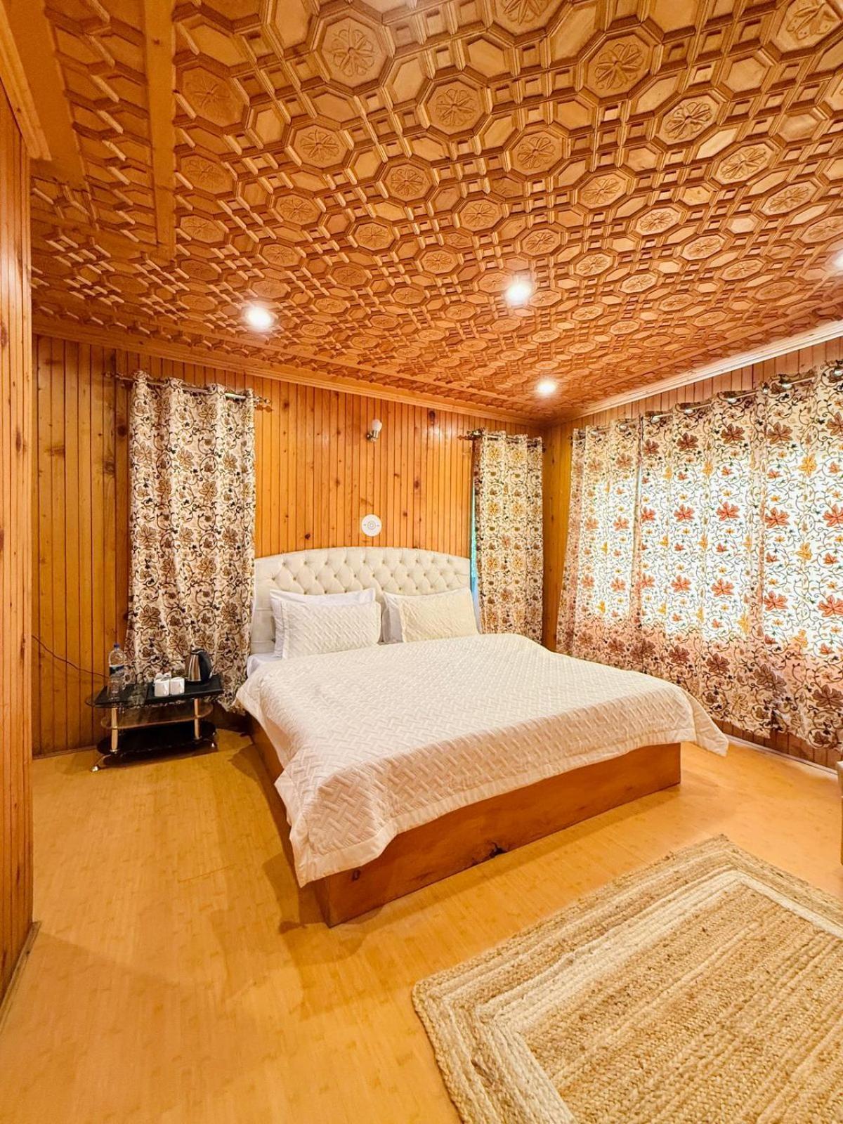 Hotel The Pinus Pahalgam