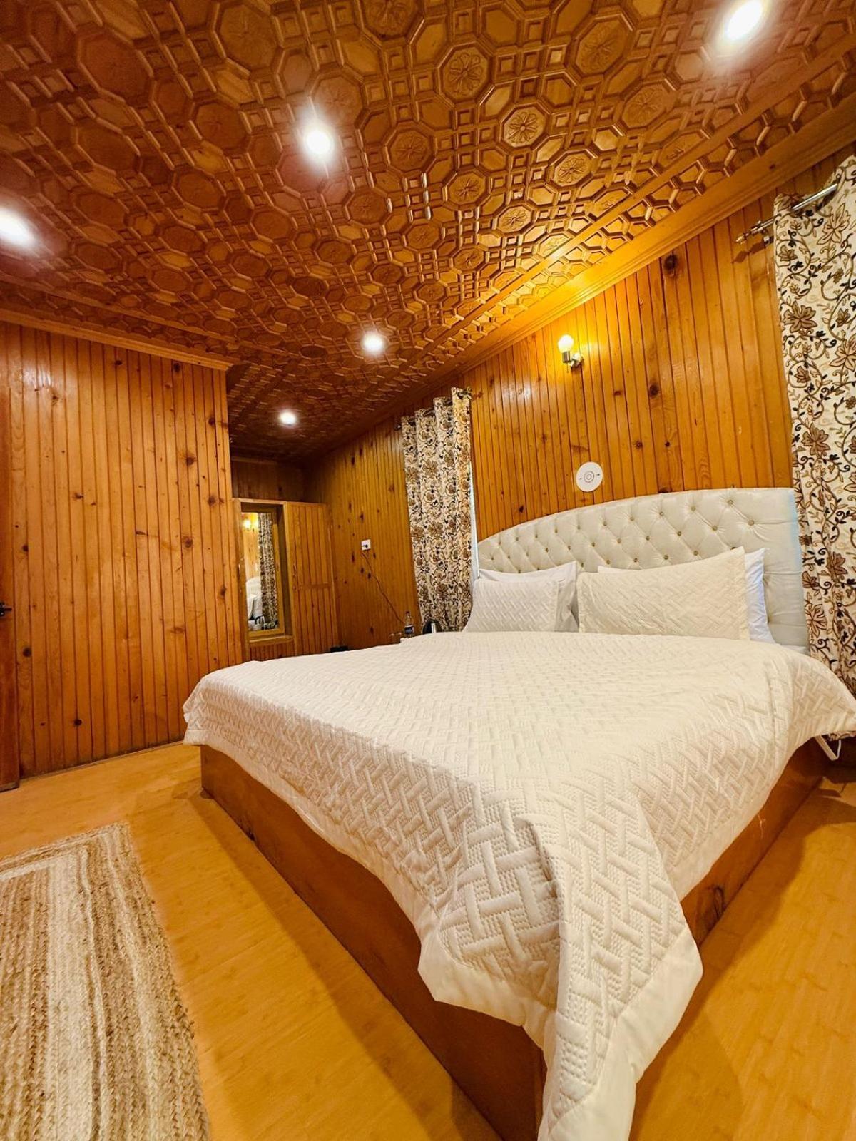 The Pinus Pahalgam