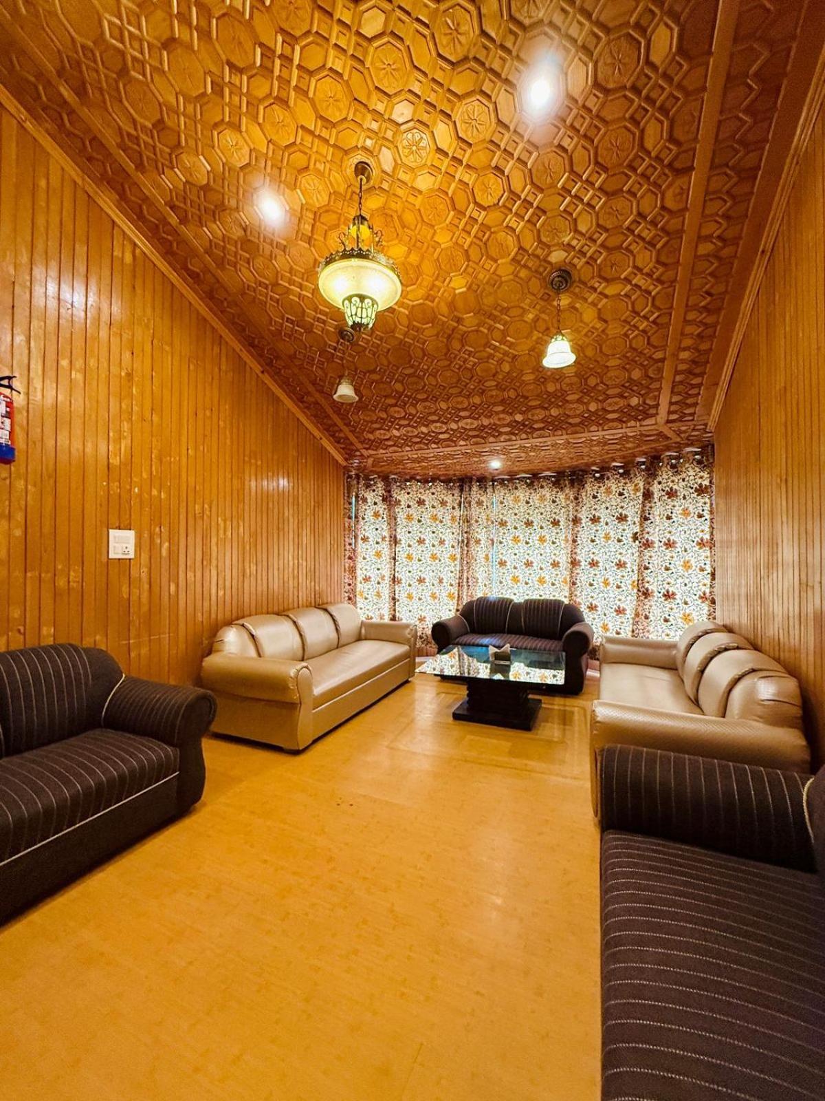 The Pinus Hotel Pahalgam