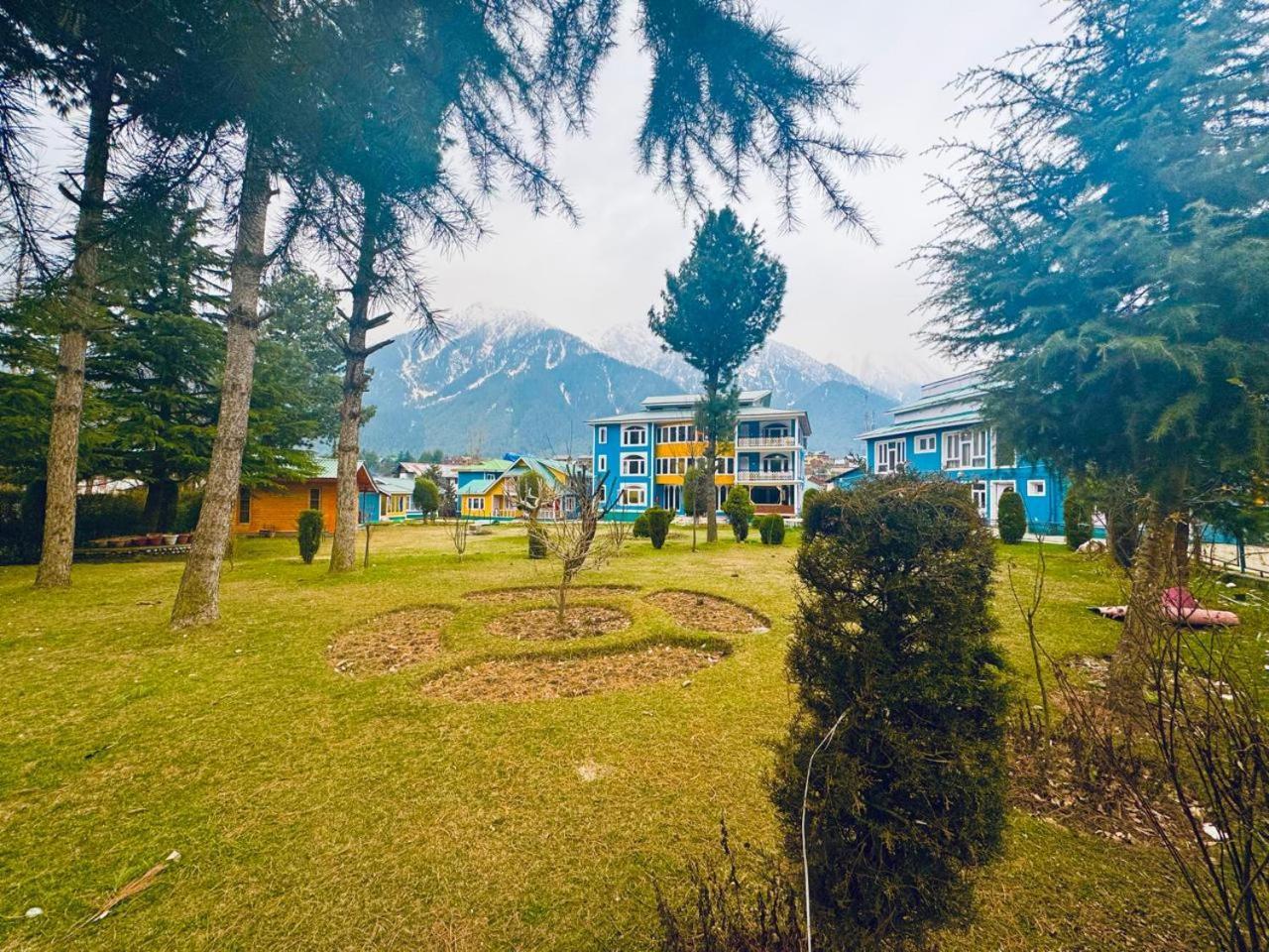 And Hotel Pahalgam