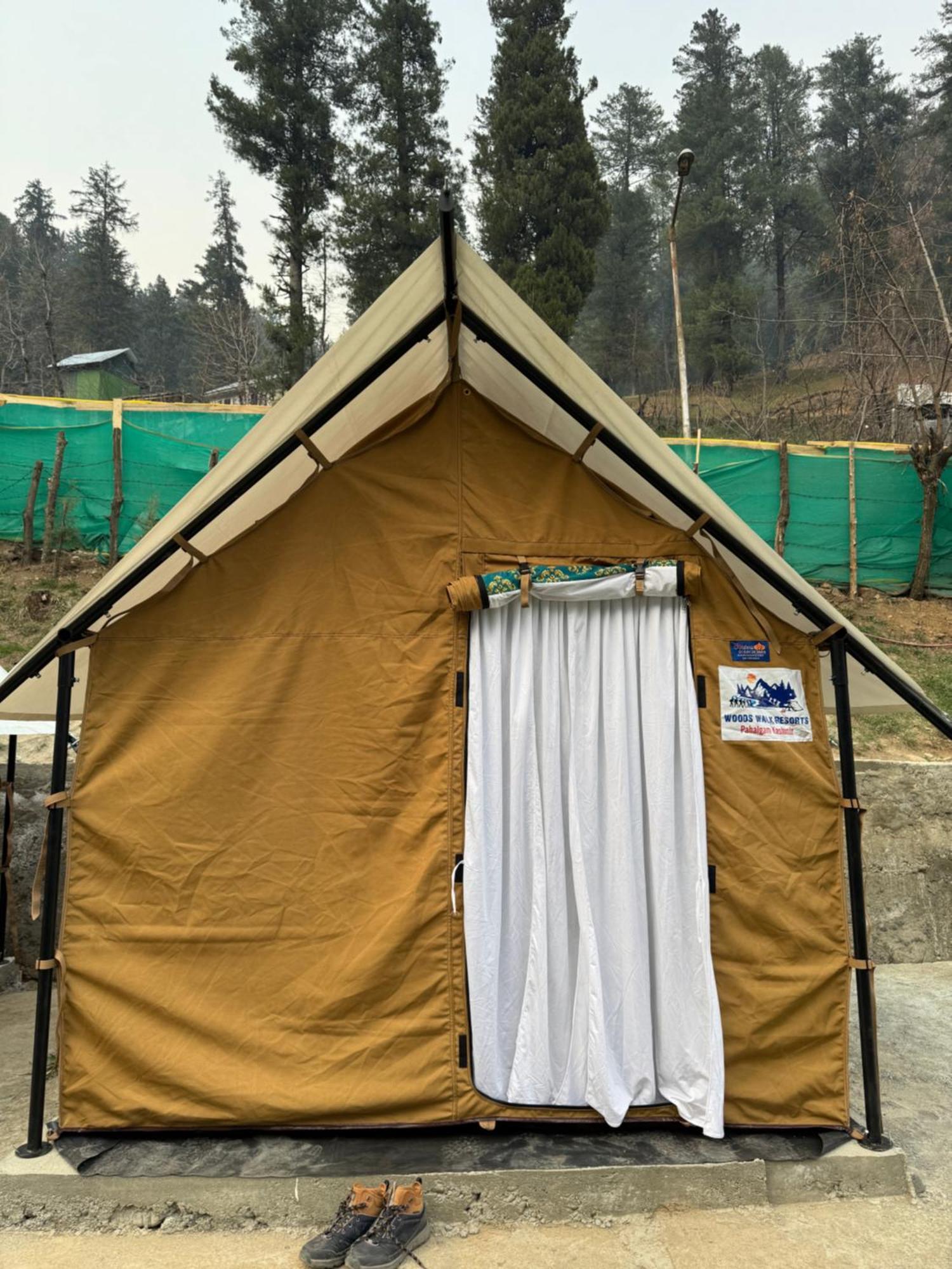 Luxury tent Woodswalk *
