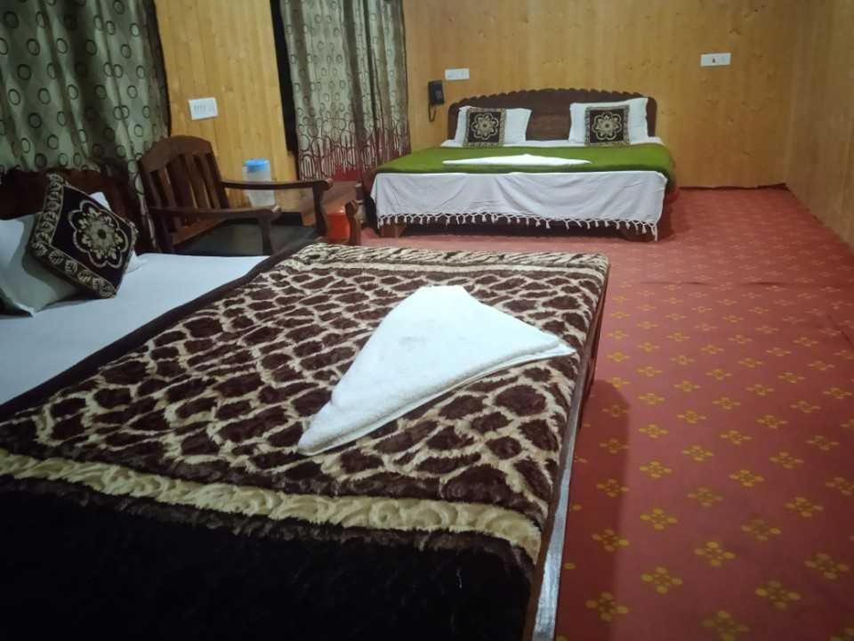 Hotel O Gulfam Palace