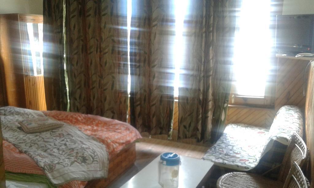 Palestine Hotel Pahalgam