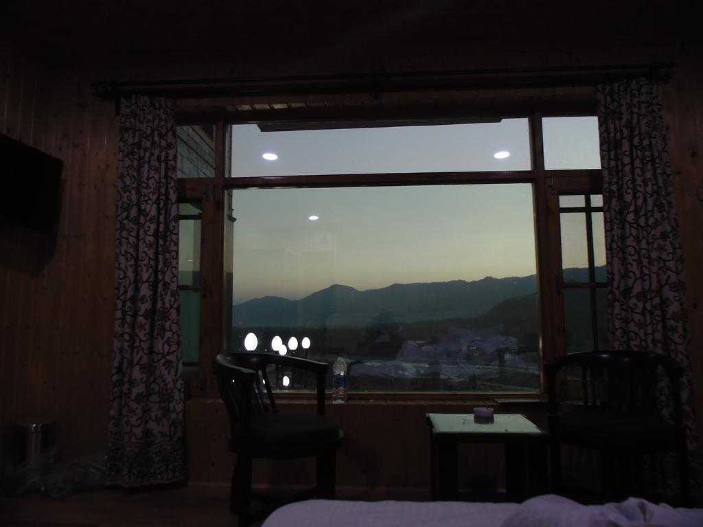Srichan Resorts *
