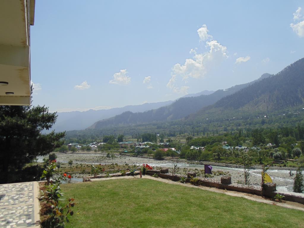 Srichan Resorts