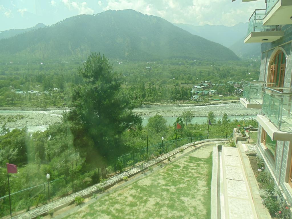 Hotel Srichan Resorts *