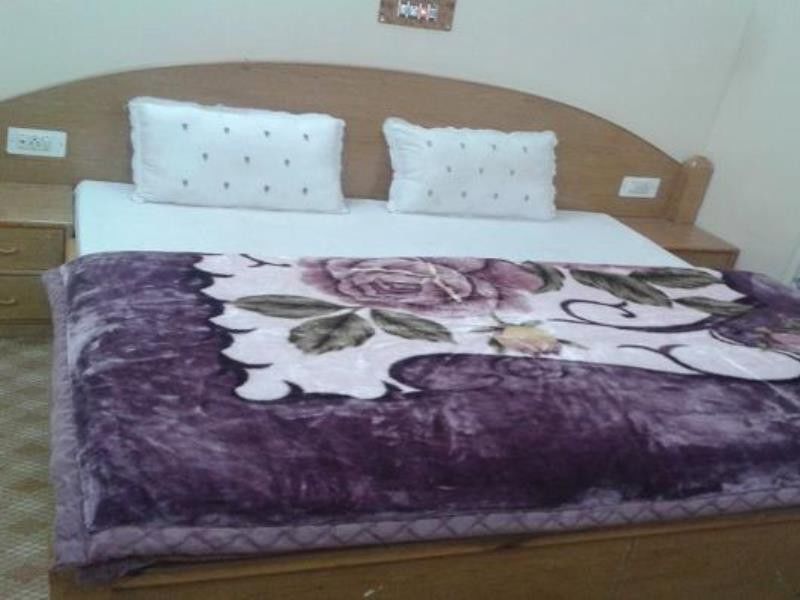 Hotel Oyo 5472 Bombay Palace Pahalgam