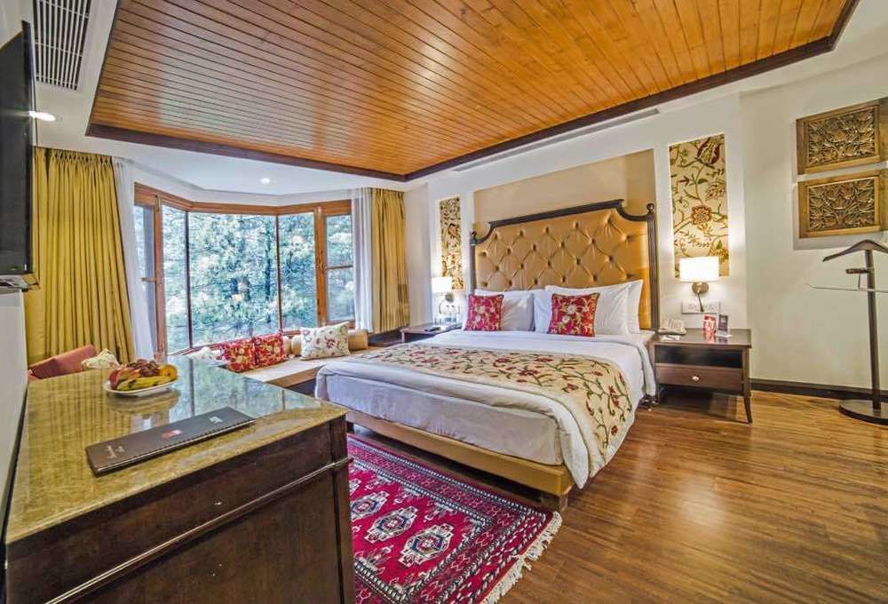 Senator Pine N Peak Hotel Pahalgam