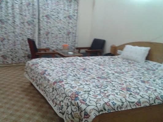 Hotel Oyo 5472 Bombay Palace