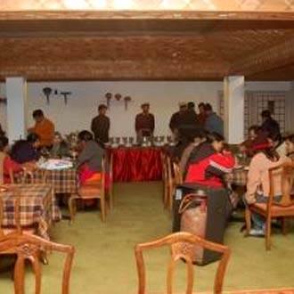 Senator Pine N Peak Hotel Pahalgam
