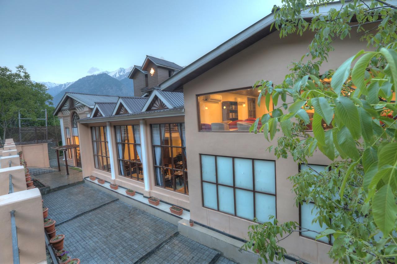 The Chinar And Hotel Pahalgam