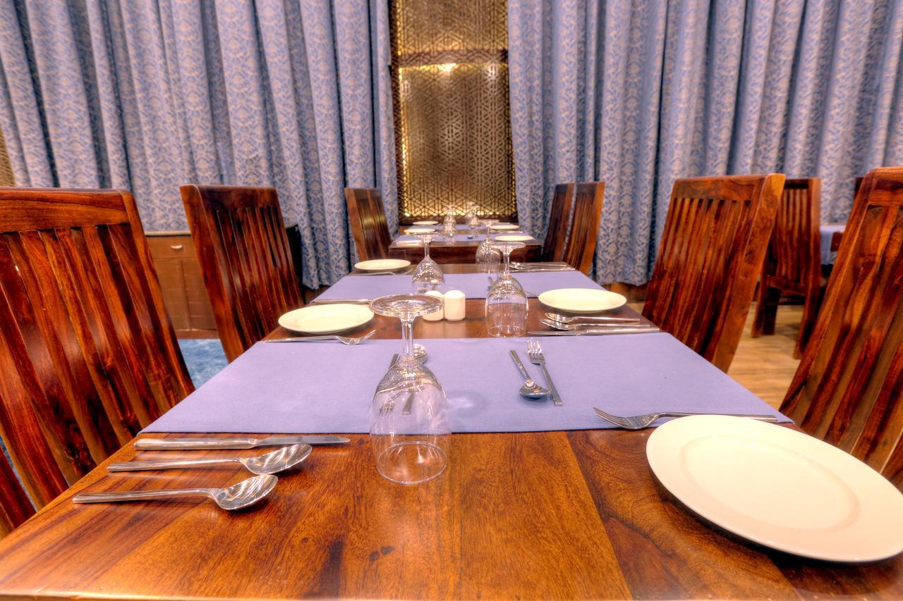 The Chinar And Hotel 4*