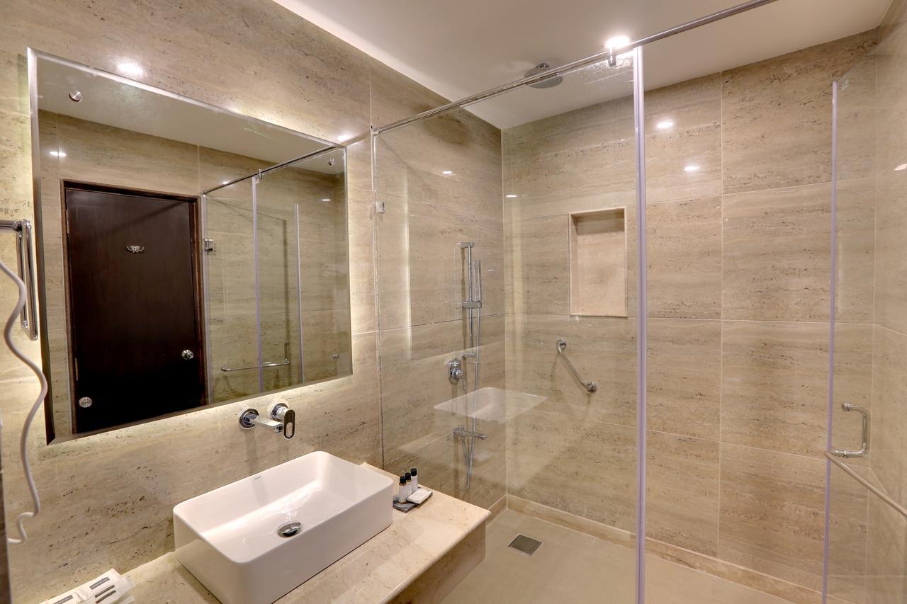 Hotel The Chinar And 4*