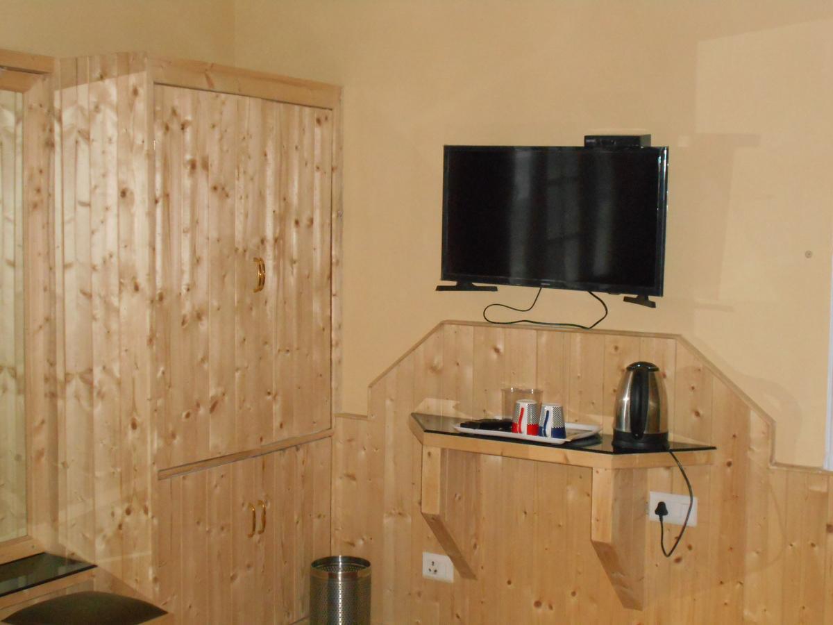 Abshar Bed & Breakfast 3*